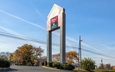 HomeTowne Studios by Red Roof Lancaster