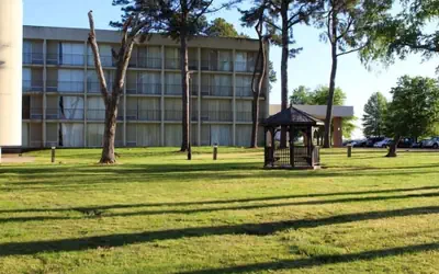 Home Inn Woods Hotel