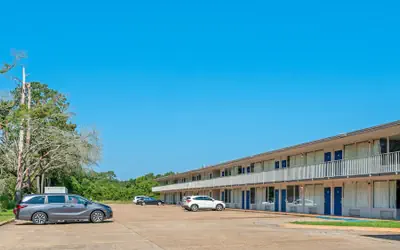 Studio 6 Hammond, LA – I12 – I55