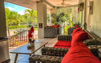 VIinoy House