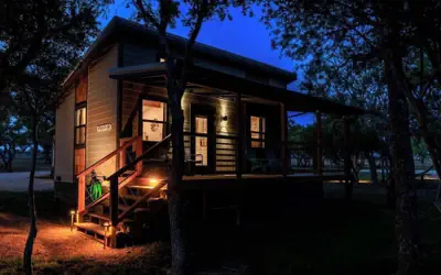 Winecup Waterfront Cottage