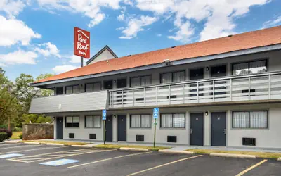 HomeTowne Studios by Red Roof Greenville