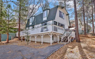 Pinewood INN #2093
