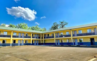 Garden Inn & Suites