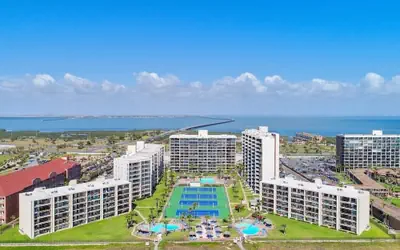 Saida Towers Iii- 3101 3 Bedroom Condo by RedAwning