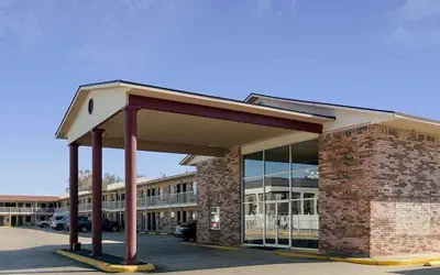 HomeStay Inn & Suites