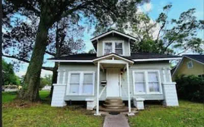 Magnolia House in Lafayette