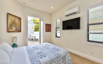 Sorrento Cabana: 1-Bedroom Cabana Near Vanderbilt Beach – Perfect for a Tranquil Beachside Escape