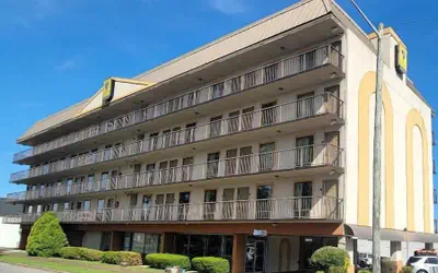 Studio 9 Inn & Suites