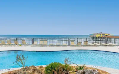 Oceanfront Penthouse Pool Hot Tub Beach Access