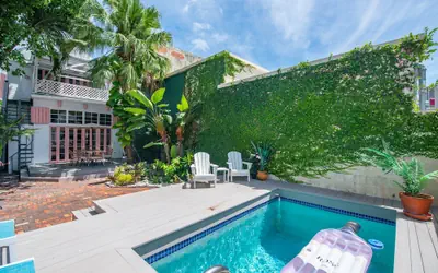 New Rose Petal Petite Suite - Pool Parking
