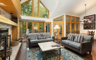 2708 Chateaux Dmont 3 Bedroom Condo