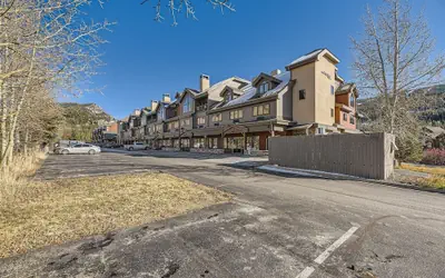 5023 Gateway 2 Bedroom Condo