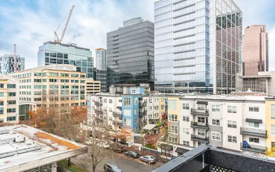 Sophari Downtown: Bellevue Apartments