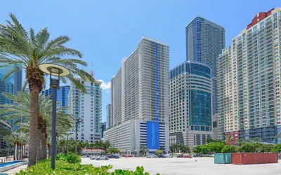 Sky High 31st Floor Condo W Parking