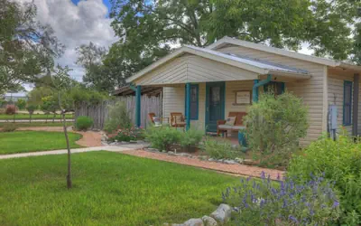 Sonora Casita Hot-tub + Nandina Cottage Hot-tub