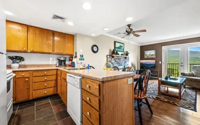 Sleeps 6 Full Kitchen Indoor Pool Mountains Views
