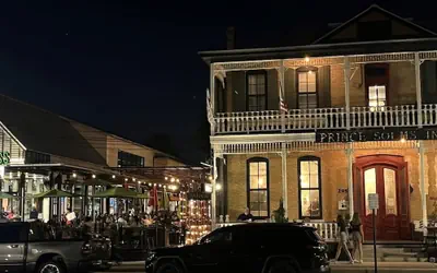 Tolle Haus: W/pool & Firepit-walk to Schlitterbahn, Comal Chutes & Downtown!