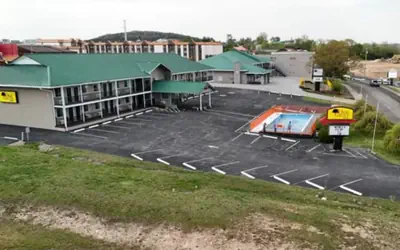 Oak Grove Inn