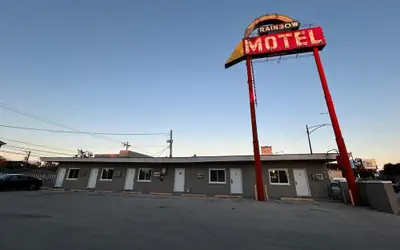 Rainbow Motel
