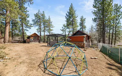 StoneHauz Cabin built in 1926