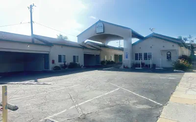 ROYAL INN