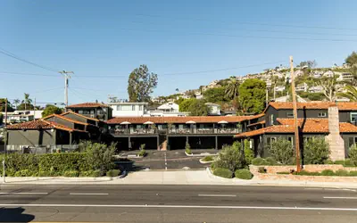 Woods Cove Inn