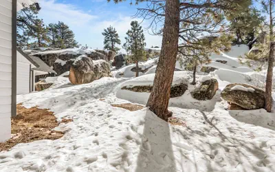 Boulder Bay Lakefront Getaway