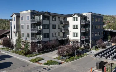 Downtown Flat 2 Bedroom Condo
