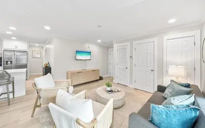 Beachside Villas 811