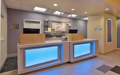 Holiday Inn Express & Suites Effingham by IHG