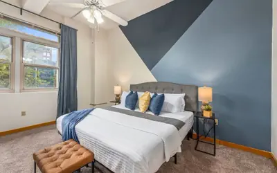 King Bed Downtown KC Walkable KC Loft Parking