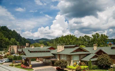 The Greystone Lodge on the River