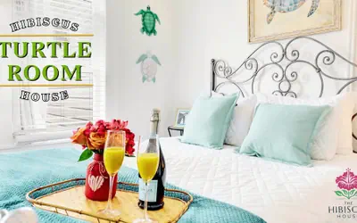Hibiscus House Bed Breakfast Inn Turtle Room Bed-ada