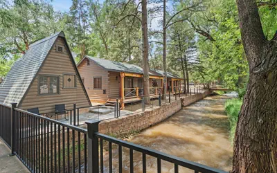 Timber Lodge Cabin 6