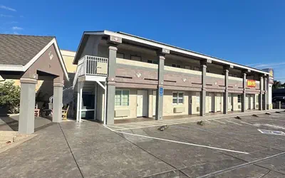 Hometown Inn