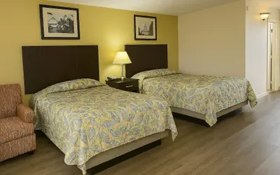 COUNTRY HOST INN