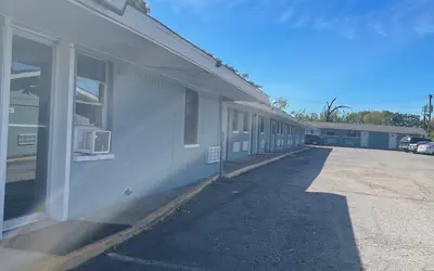 Western Skies Motel