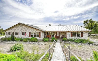 Hill Country Oasis-deck-bbq Grill-10 Min to Town!