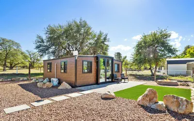 Zebra Ranch 2-br Tiny Home Mtn View Trails Brbq