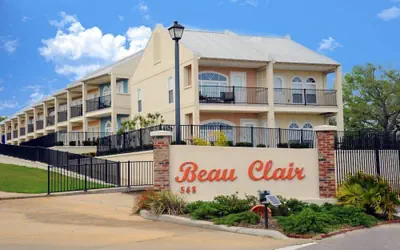 123 Beau Clair - Beachside Townhome With Balcony and Pool in Long Beach