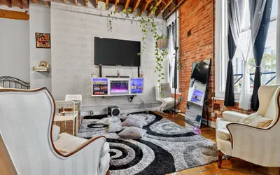Huge 'man Cave' 2 Mins From Downtown Detroit 1 Bedroom Apts