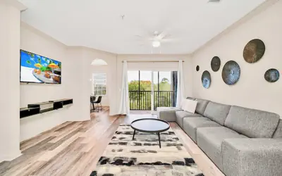 Upstay Condo With Outdoor Pool & Sauna