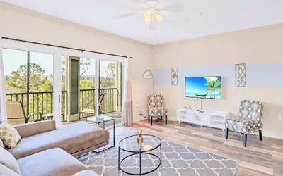 Near Disney - Family Condo w Pool, Games, and More