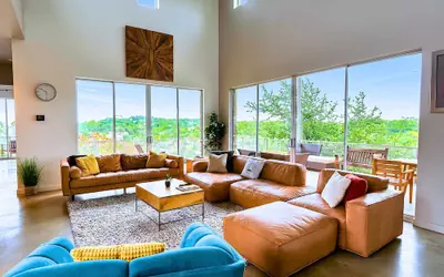 Luxury Hilltop Villa With Hot Tub & Scenic Views