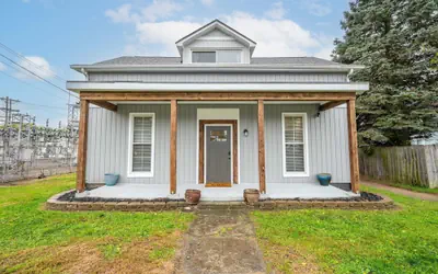 The Gathering House Home for 6