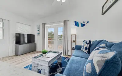 Waterway Vista Suite Pet Friendly Boat Dock