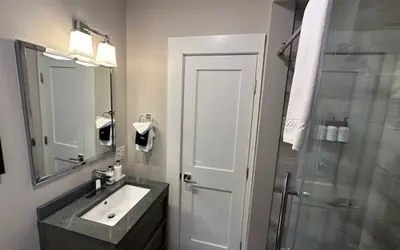 Entire Modern 7 Unit 7 Bath Boutique Inn