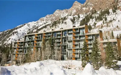 Condo RIGHT on the Snowbird Slopes