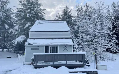 43tv Peaceful Retreat in the White Mountain, Fireplace, Fire Pit, Large Yard, Wifi, AC